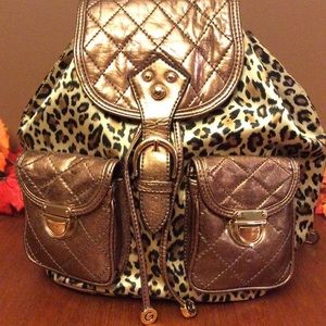 Adorable leopard print G by Guess backpack purse!